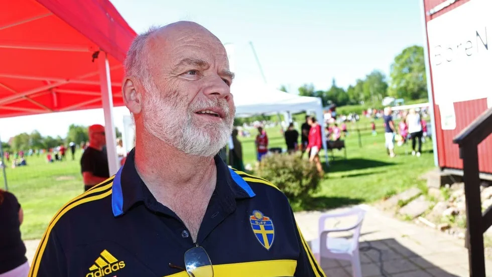 Borens IK:s ordförande Kjell Augustsson ser inget dramatiskt i att låta ungdomslederare redvovisa sina registerutdrag.