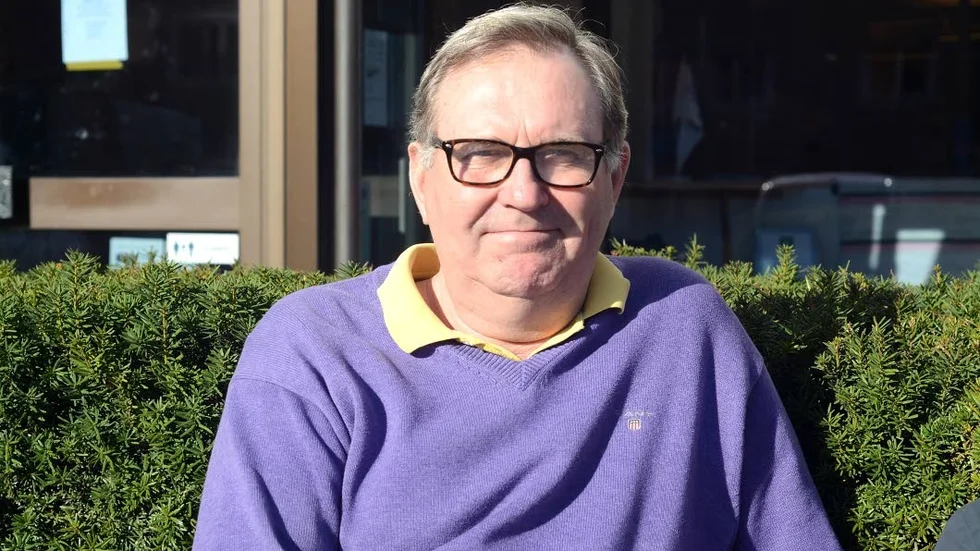 Enligt oppositionsrådet Christer Segerstéen (M) finns det bara elva osålda villatomter i Rimforsa. Nu vill han se att kommunen påbörjar arbetet för ett nytt område så fort som möjligt.