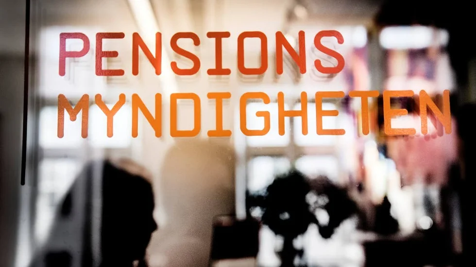 En 82-årig kvinna ska betala tillbaka drygt 170 000 kronor till Pensionsmyndigheten.