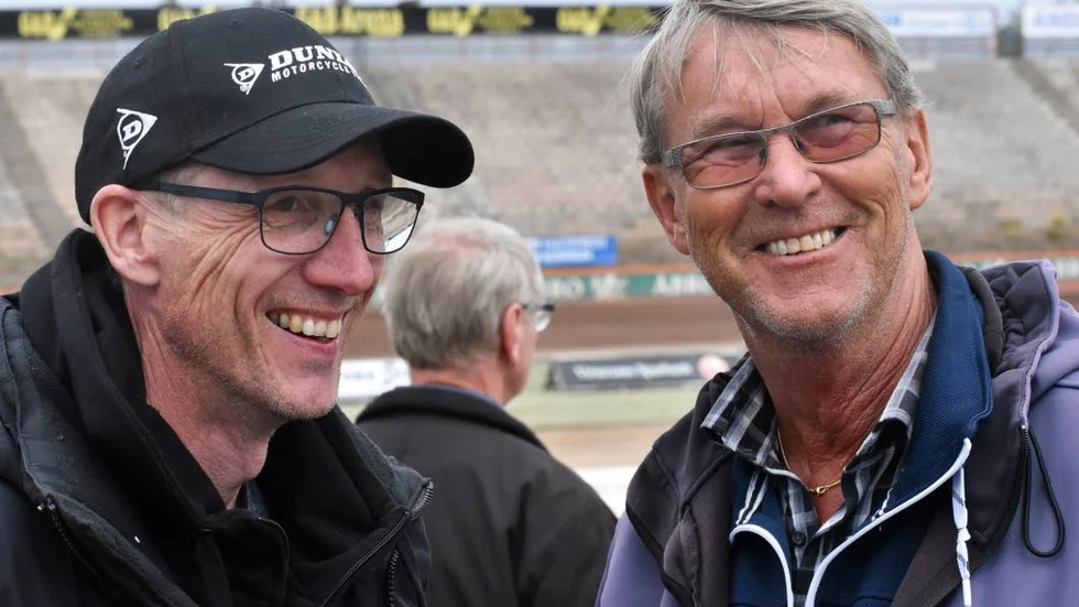 Peter Karlsson, lagledare, och Tomas Karlsson, ordförande, ser fram emot en ny speedwaysäsong.