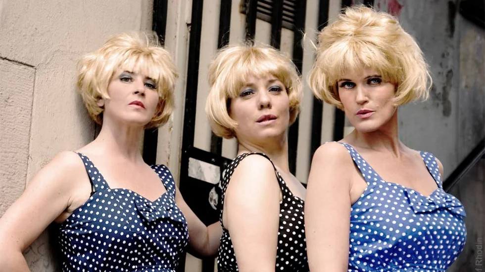 "Anita Lindblom x3" är en av de två föreställningar som spelas i Motala den 26 april av Systrarna Lockwall och Malena Jönsson.
