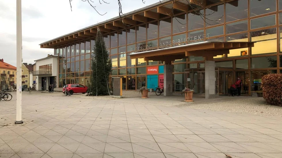 I helgen genomfördes "Närodlad bokrea" på biblioteket i Linköping. Men författarna möttes inte med någon generositet, skriver Carl Henrik Svenstedt.