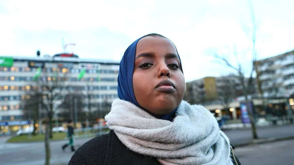 "Att skriva och berätta är ett bra sätt att bli av med sin ilska" sa Farhiya Feysal i en intervju med Corren från 2017.