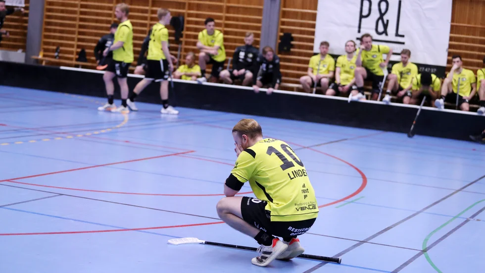 Linus Linder deppar efter förlusten mot Skälby.