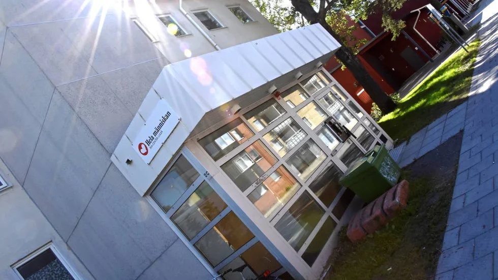 Nedläggningshotade. RIA-centrets härbärge i centrala Luleå ska läggas ner och all personal är varslag om uppsägning.