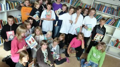Eleverna i klass fyra och fem i Myranskolan i Koskullskulle har hittat till litteraturens värld.FOTO: Maria Ödalen