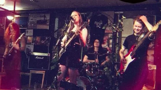 Devil's Ivy spelar punkig, feministisk riot grrrl-punk. En EP finns att höra på Spotify, ”Barbara's Mixtape”.
