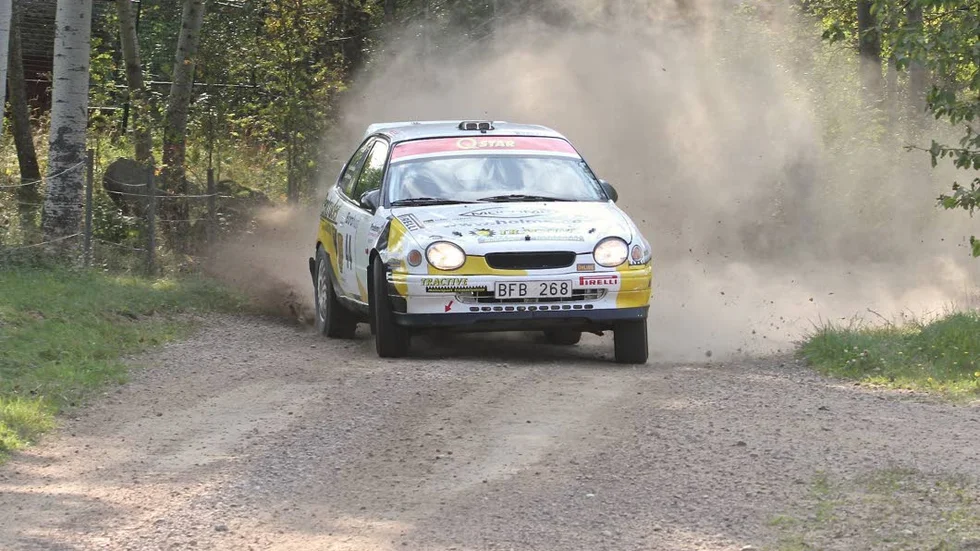 Leif Pettersson med kartläsaren Toni Sundkvist, SMK Motala, vann SM-guld efter seger i East Sweden rally i Linköping.