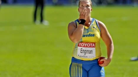 Kulstöterskan Helena Engman är tillbaka efter operationen av armbågen.