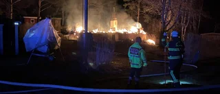 Sommarstuga förstörd i brand utanför Trosa
