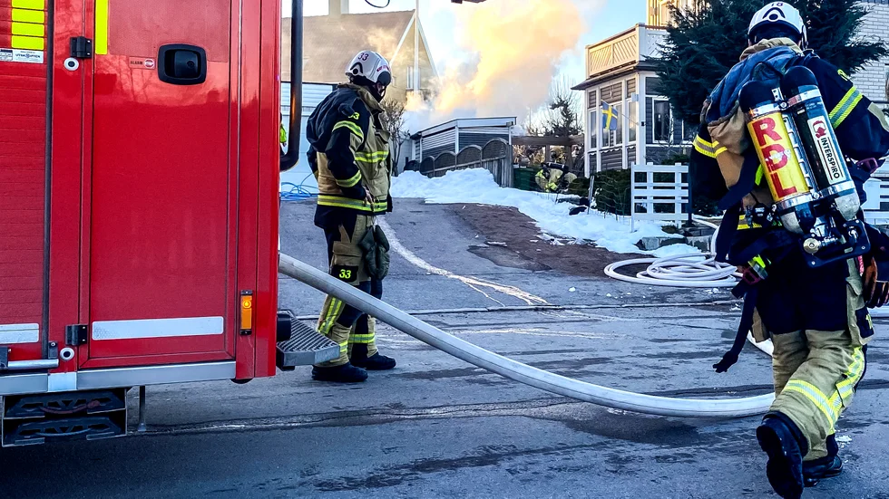 Det blev en omtumlade söndagskväll för Motalafamiljen när de upptäckte att deras bod stod i brand. 
