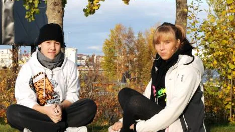 Dansledarna David Liu och Emma Rödja är besvikna på Haparanda kommuns hantering av deras förening som har 70 aktiva granskare.  FOTO: Linda Danhall