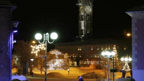 Stadshuset kom så småningom att bli själva symbolen för Kiruna stad. Stadsrättigheterna innebar ett ökat självstyre och en allt mer svällande förvaltning. Det behövdes plats för fler tjänstemän och de styrande politikerna. FOTO: HANS STERNLUND FOTO: Hans Sternlund