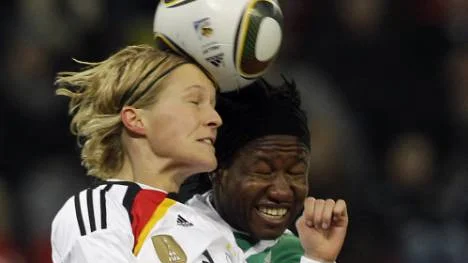 Den nigerianska landslagsspelaren Ulunma Jerome är klar för Piteå. Det kan klubben tacka sin andra landslagsspelare Faith Ikidi för. Det var Ikidi som såg till att landsmaninnan hamde i Norrbotten. "Faith sa att jag skulle ditoch spela", säger Jerome till NSD.