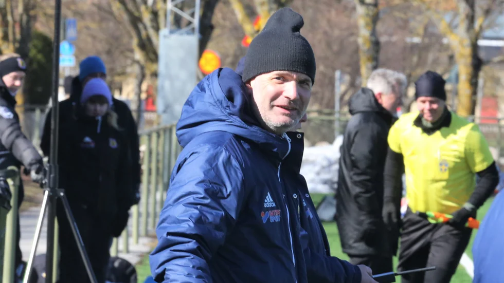 Kristoffer Ahl är tränare för P18.