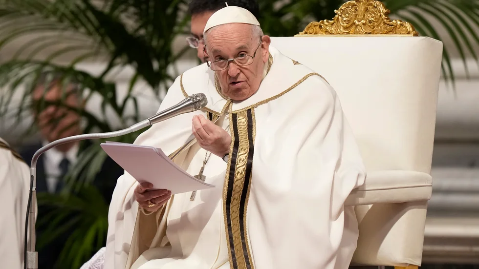 Påve Franciskus skrevs nyligen ut från en tredagarsvistelse på ett sjukhus i Rom där han vårdats för luftrörskatarr.