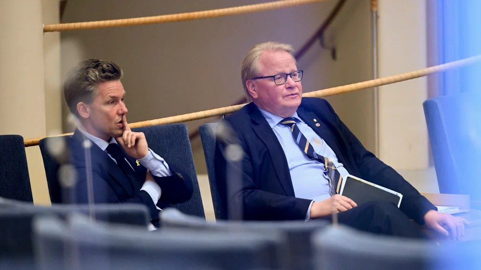 Försvarsminister Pål Jonsson (M) och hans företrädare Peter Hultqvist (S) förefaller att vara överens om inriktningen. Att det behövs en förstärkt militär närvaro i Kiruna.