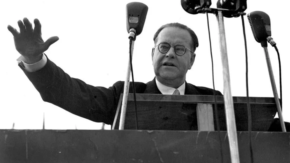 ARKIV 1947 - Efter kriget och Per-Albin Hanssons död blev Tage Erlander statsminister. Han var då 45 år.