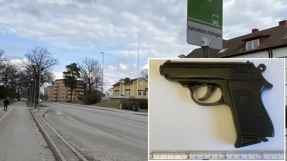 Pojken bar leksakspistolen på allmän plats och när mycket folk var i rörelse. 