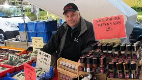 Sten Lindgren, kryddhandlare från Örnsköldsvik, tillhör veteranerna bland knallarna. I ett 20-tal år har han besökt både höst- och vintermarknaderna i Jokkmokk.FOTO: John Filipsson
