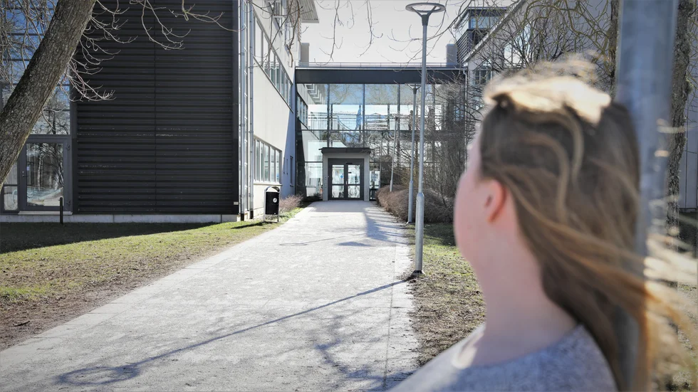 ”Det känns som att jag kommer braka samman”, säger eleven Wilma Axelsson om oron för det tredje året och framtidens studier. 