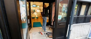 Tjuvar slog till mot apotek