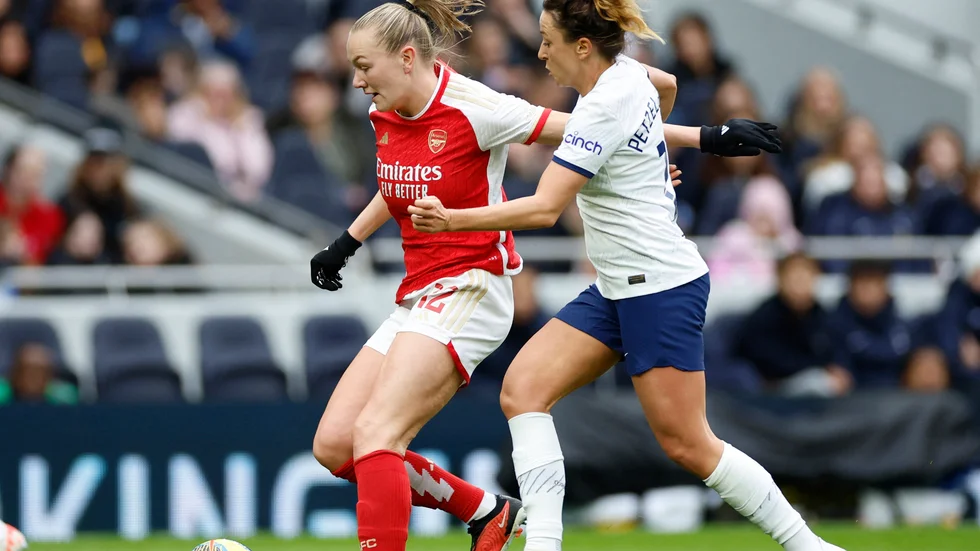 Arsenals Frida Maanum kollapsade under en match i söndags.