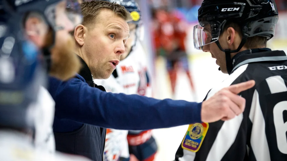 Bert Robertsson återvänder till SHL efter tre år i Schweiz, då han kliver in i Malmö Redhawks.