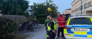 Brand i flerfamiljshus – rökdykare gick in och släckte
