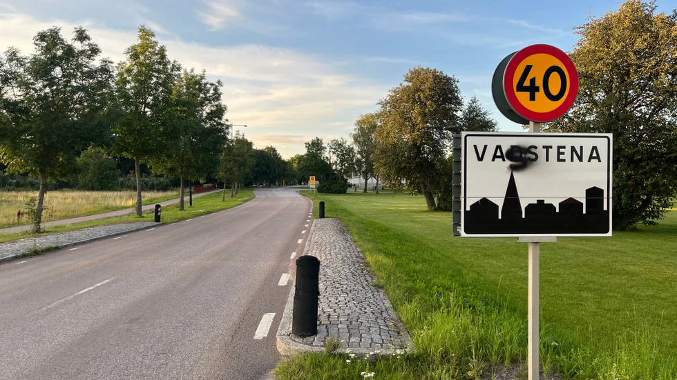Vadstenas invånare gör allt de kan för att leda besökare på rätt väg.