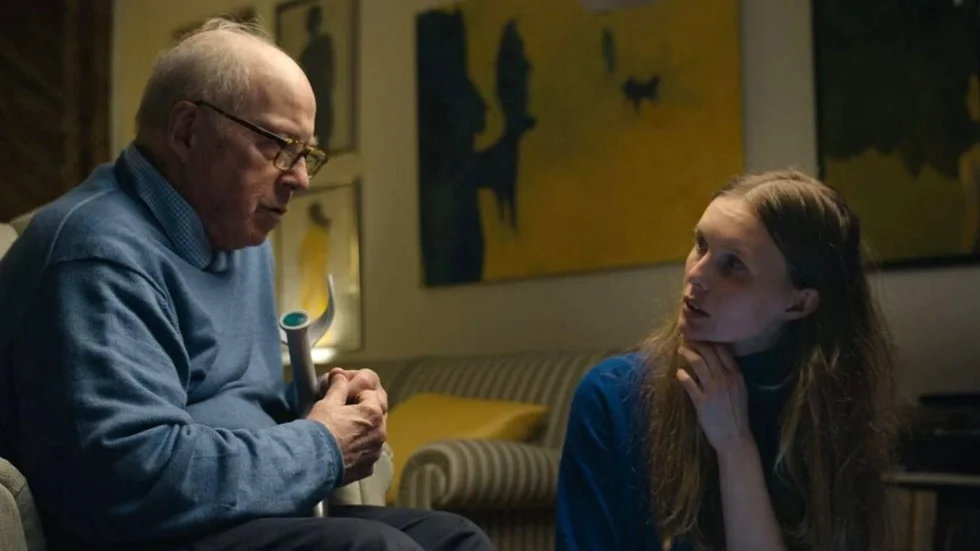 Hans Blix intervjuas av regissören Greta Stocklassa i dokumentärfilmen "Blix Not Bombs" som i april kan ses på bio.