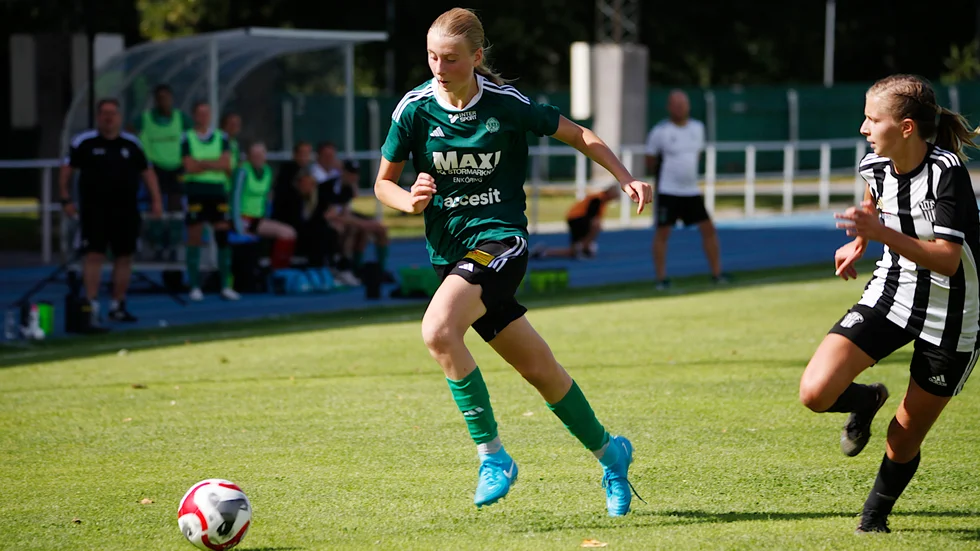 Molly Spelqvist är en stor talang i både fotboll och innebandy. 