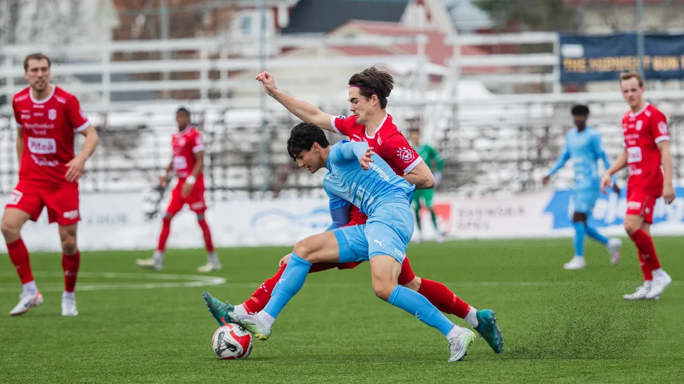 Jack Aronsson gjorde två mål i DM-kvarten mot IFK Luleås P19-lag.