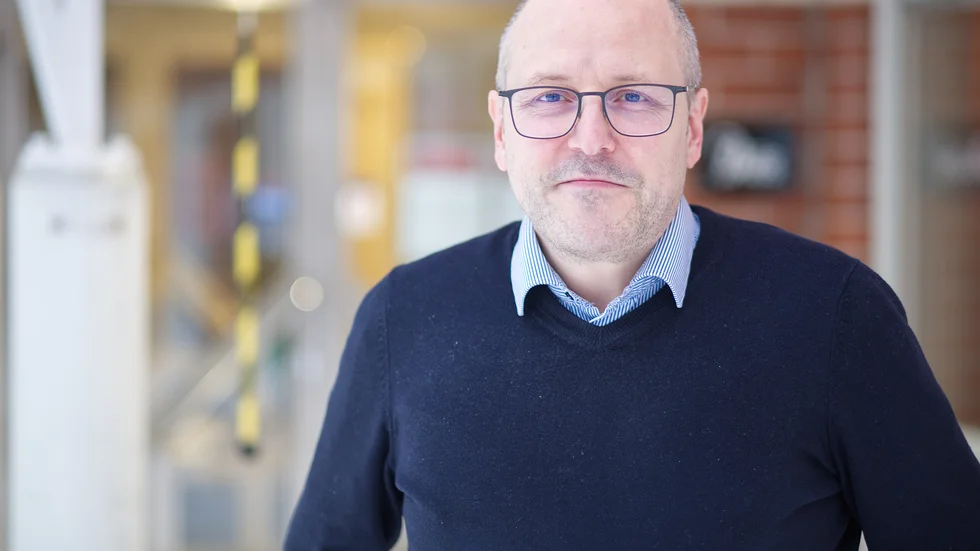 Nils Ahlm är strategisk planerare vid Trafikverket, Norra Regionen. Han är en av de som just nu arbetare med planeringen av banarbeten och underhåll längs Malmbanan.