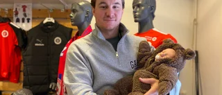 Oscar Karlsson, 32, har glidit in i papparollen