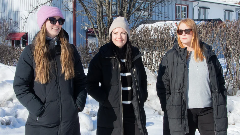 Emilia Hall, Sara Astrén och Sanna Morland vill se att hastigheten sänks på Höstvägen.