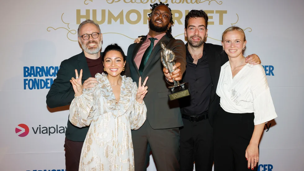 Programmet "IFS – invandrare för svenskar" fick pris för "Årets humorprogram" på Barncancergalan i höstas. På bilden från vänster: Michael Lindgren, Elaf Ali, Ahmed Berhan, Thanos Fotas och Matilda Bagge.