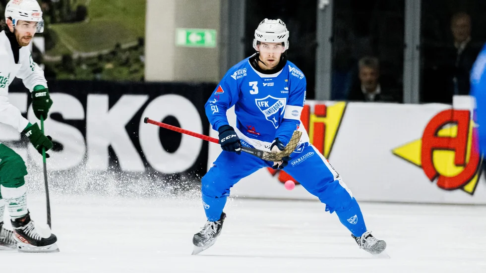Simon Blomqvist i Vänersborg, som han spelat för i fyra år.
