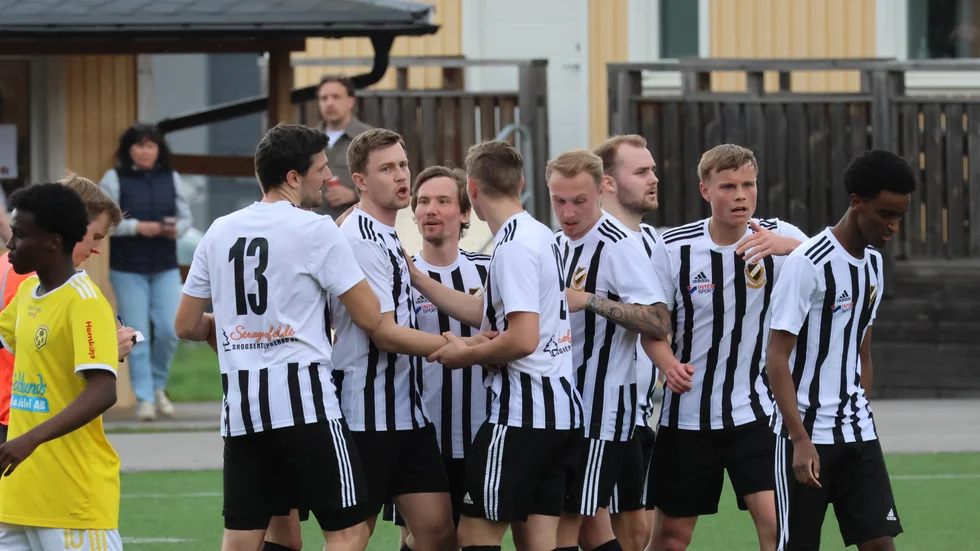 Knallhårt. Snart närmar vi oss höststarten och Rimforsa toppar tabellen i division fyran inför premiären och seriefinalen mot Gottfridsberg. 