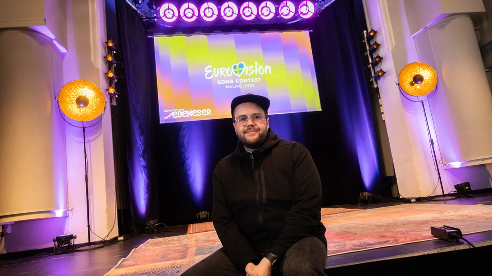 Joakim Isaksson Markström laddar inför Eurovision på lördagskvällen då han ska visa sändningen på Kulturcentrum Ebeneser för alla som vill komma och dela gemenskapen runt schlagertävlingen.