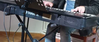 Stefan Gunnarsson underhöll hos SPF Åkerbäret