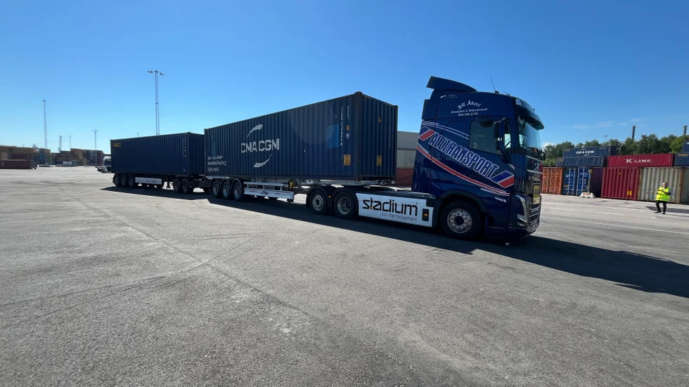 Detta HCT-ekipaget med ellastbil är det första i Östergötland.