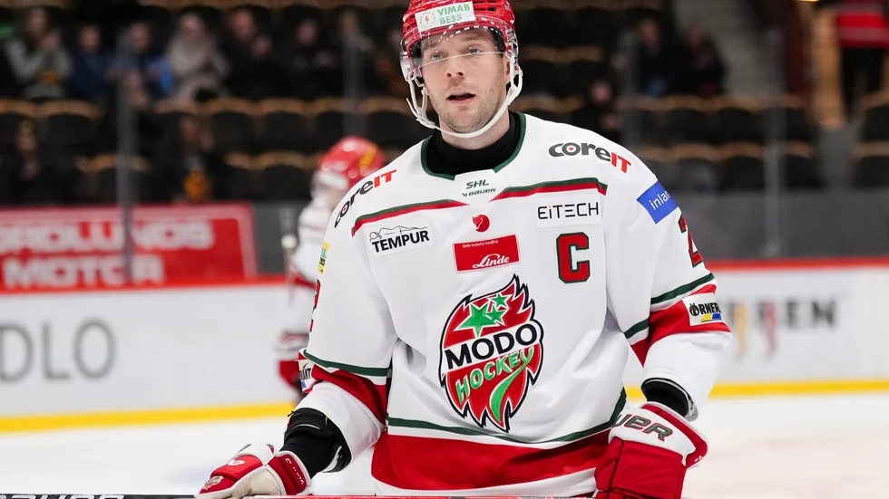 David Rundblad petades i lördagens premiär, trots att han är lagets kapten. 