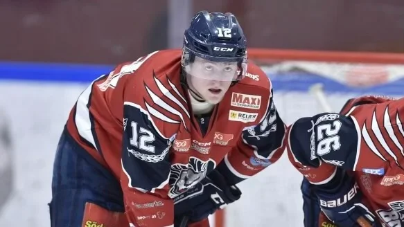 Noel Funmark från Vadstena flyttar hem till föräldrarna efter studenten från hockeygymnasiet i Borås. Nu är han klar som nyförvärv i Motala AIF:s division 2-lag.