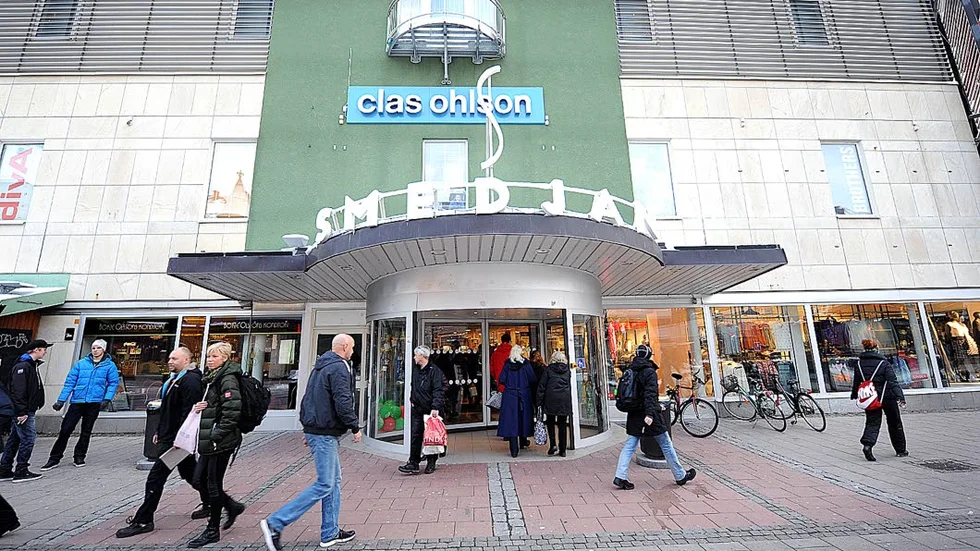 "Ortens köpmän har en ofta underskattad konkurrensfördel: Lokal förankring", skriver nyhetskrönikör Berndt Tiberg.