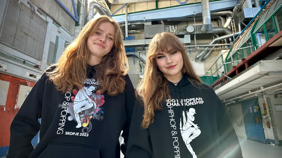 "Om man börjar dansa hiphop börjar man inte med någon annan typ av dans. Om vi skulle försöka oss på typ balett och göra en piruett skulle det bli fel", säger Millie.