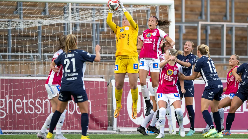 Uppsala fotboll mötte Rosengård på hemmaplan.