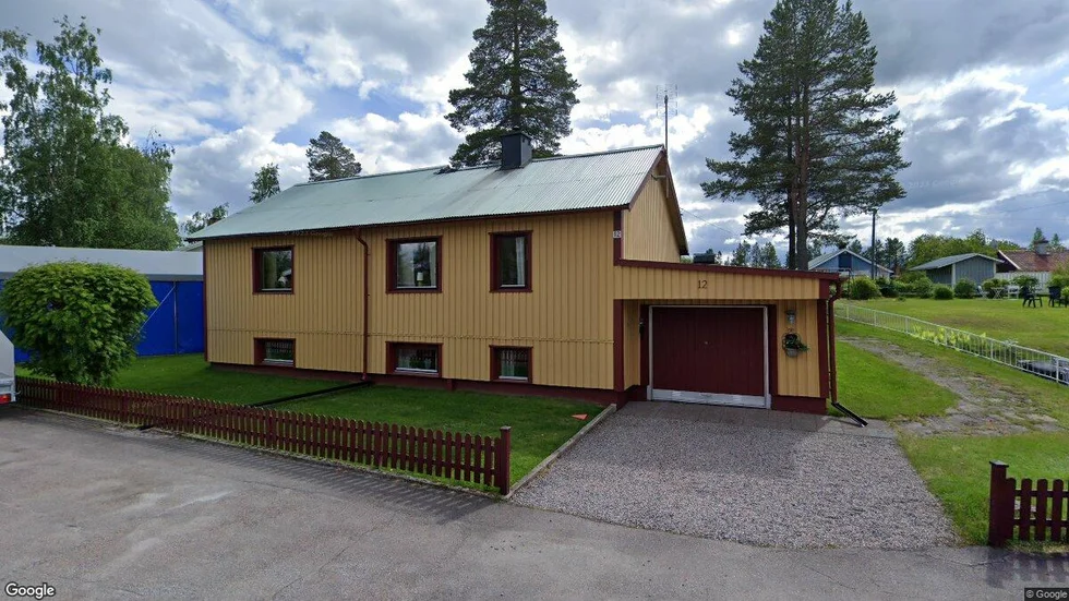 Hökvägen 12