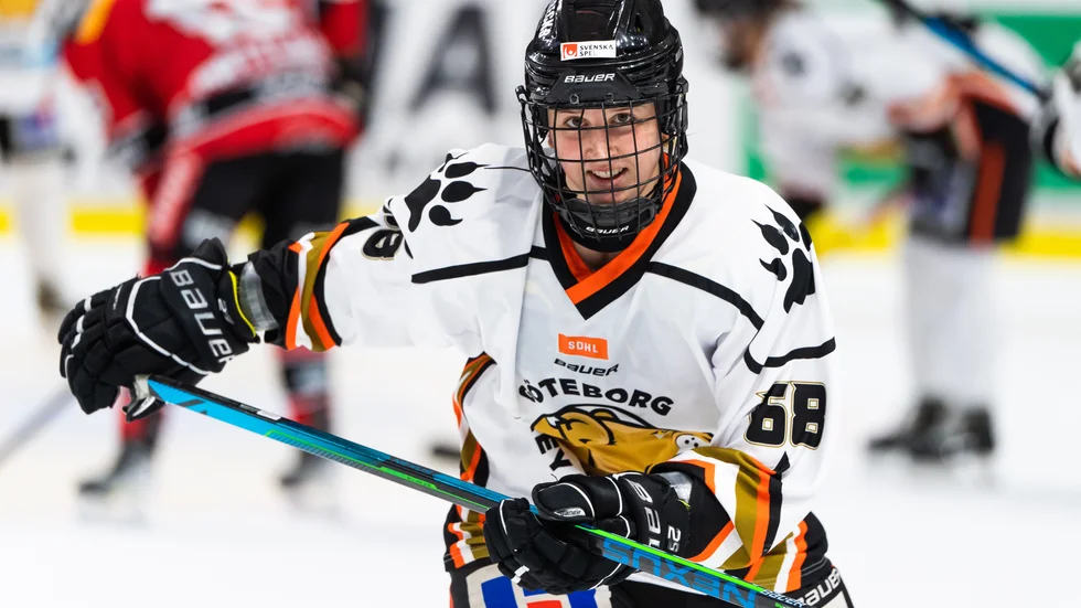 Säsongen 2021/22 gjorde Johanna Kellander 15 matcher med Göteborg i SDHL. Nu är hon, tillsammans med två amerikanskor, klar för Skellefteå AIK.