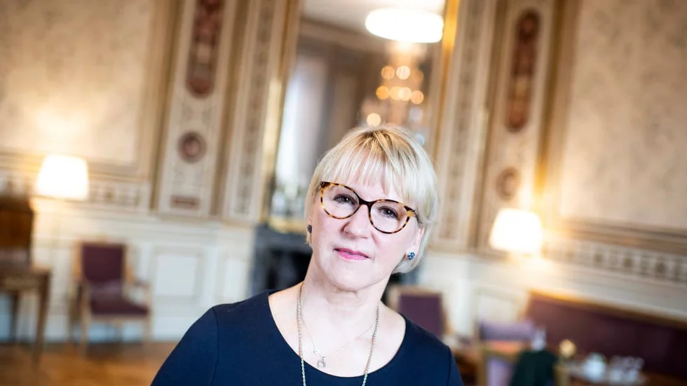 Ggillar att tala om för världen hur den borde bete sig.